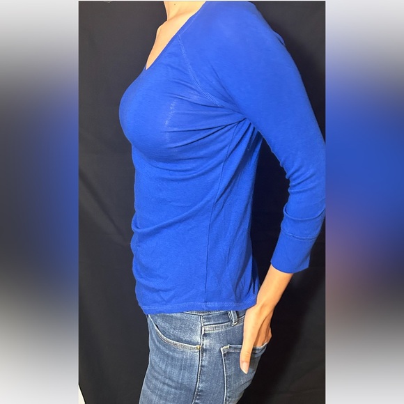 Cynthia Rowley top, blue v-neck shirt, three-quarter length sleeve size medium - Picture 2 of 16
